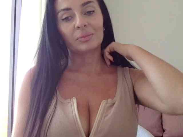 Model: sensuallstella