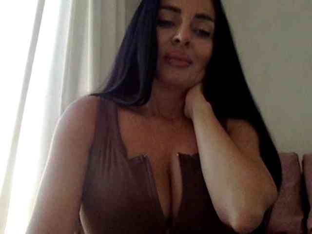 Model: sensuallstella