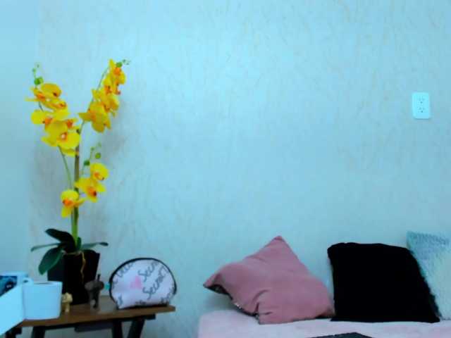 Lorenn-Hill1 live cam preview