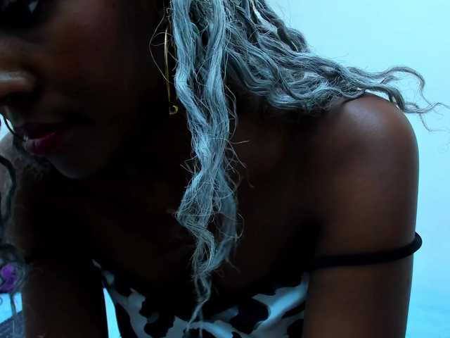 Lorenn-Hill1