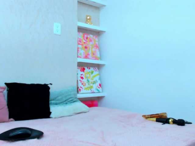 Lorenn-Hill1 live cam preview
