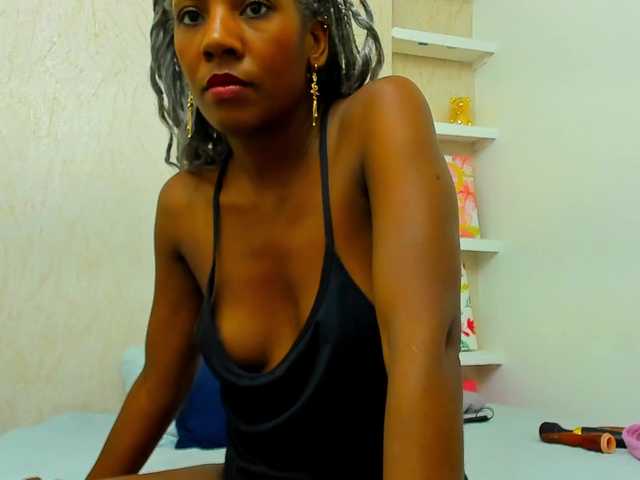 Lorenn-Hill1 live cam