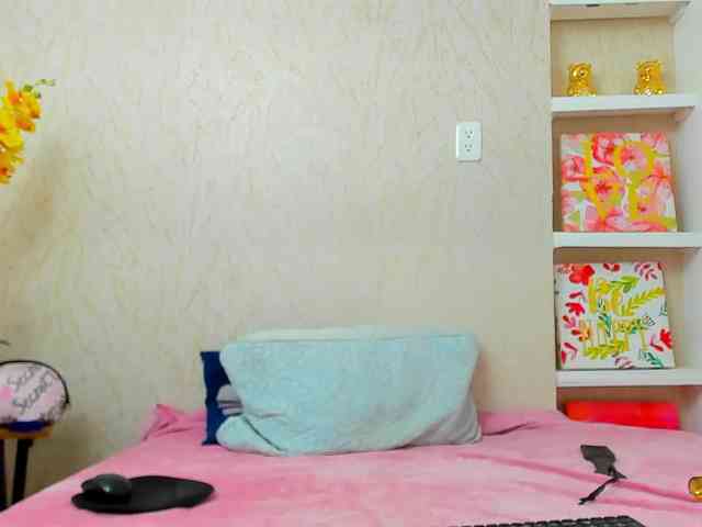 Lorenn-Hill1 Lorenn-Hill1