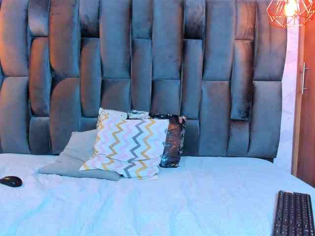 Lorenn-Hill1 webcam