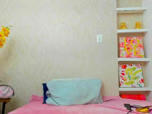 Lorenn-Hill1 webcam