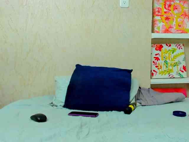 Lorenn-Hill1 webcam