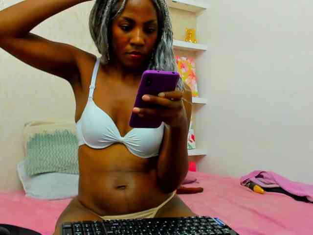 Lorenn-Hill1 webcam