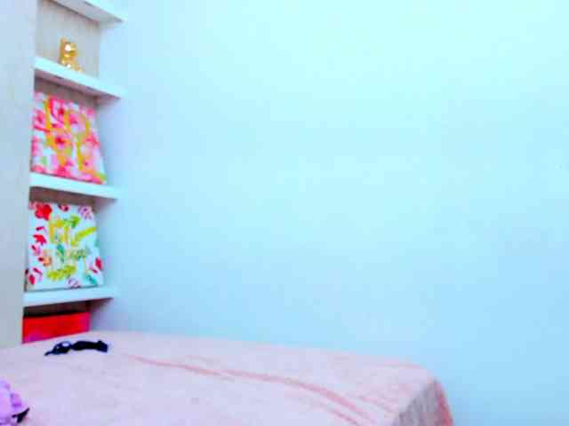 Lorenn-Hill1 webcam