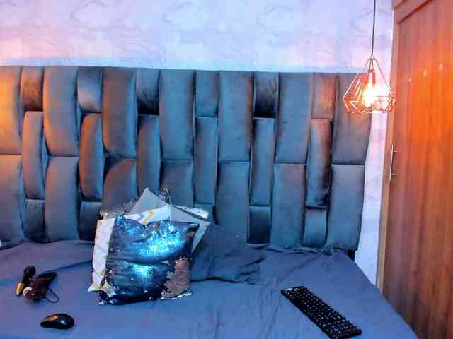 Lorenn-Hill1 webcam
