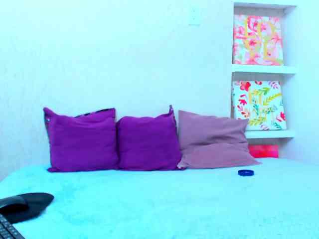 Lorenn-Hill1 webcam