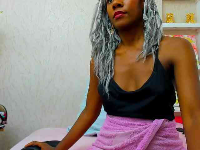 Lorenn-Hill1 webcam