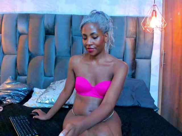 Lorenn-Hill1 webcam