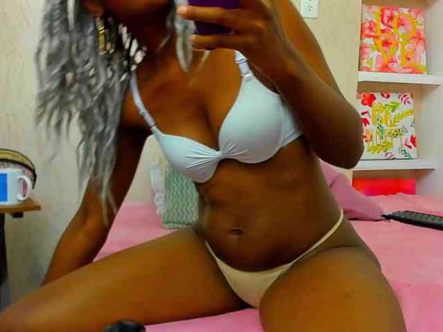 Lorenn-Hill1 webcam