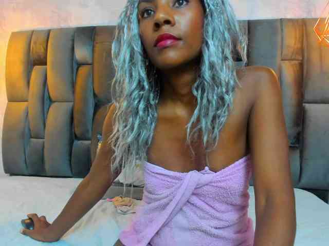 Lorenn-Hill1 webcam