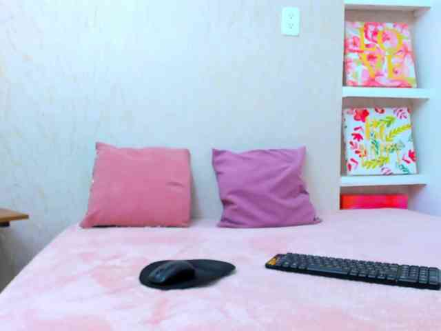 Lorenn-Hill1 webcam