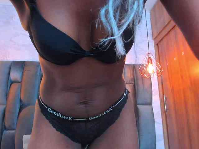 Lorenn-Hill1 webcam