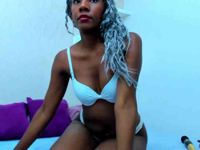 Lorenn-Hill1 webcam