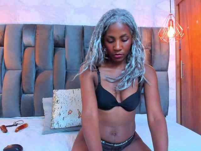 Lorenn-Hill1 webcam