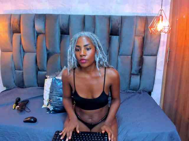 Lorenn-Hill1 webcam