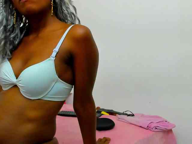 Lorenn-Hill1 webcam