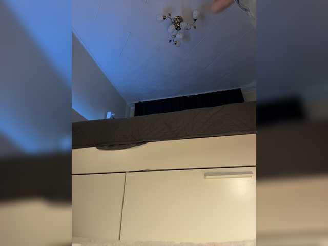 Vikulya1 live cam on BongaCams