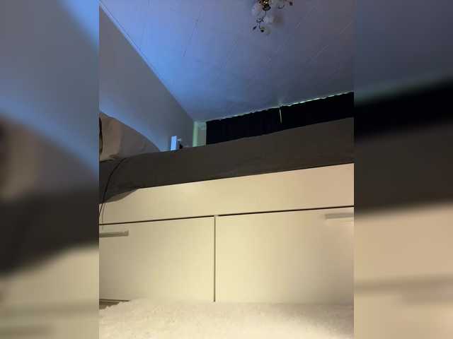 Vikulya1 live cam on BongaCams