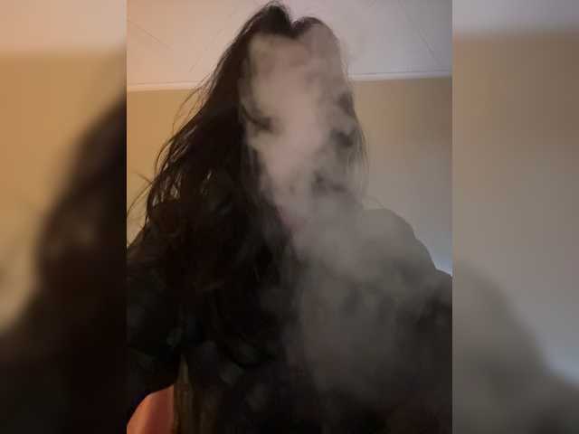 Vikulya1 live cam on BongaCams