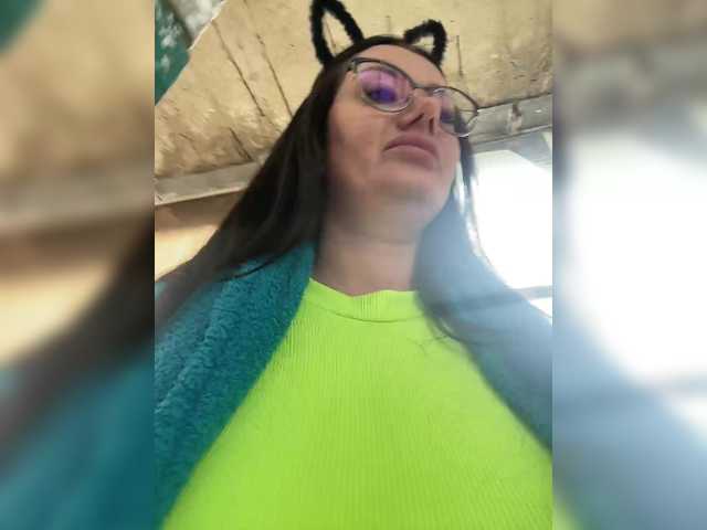 goldenwitchx's BongaCams show and profile