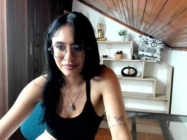 amy-lennox live cam on BongaCams