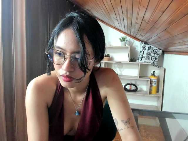amy-lennox live cam on BongaCams
