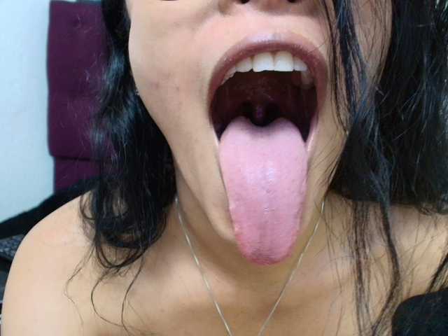 amy-lennox live cam on BongaCams