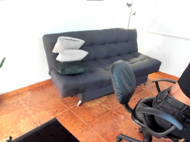 amy-lennox live cam preview