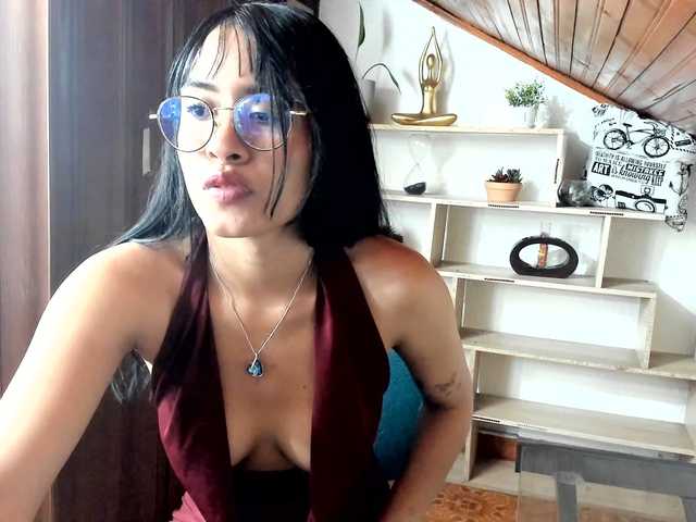 amy-lennox live cam on BongaCams