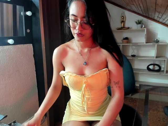 le modèle amy-lennox est en webcam porno dans un show sur le site bongacams, il possède les tags suivants: Latino/Hispanic,Brunette,Shaved