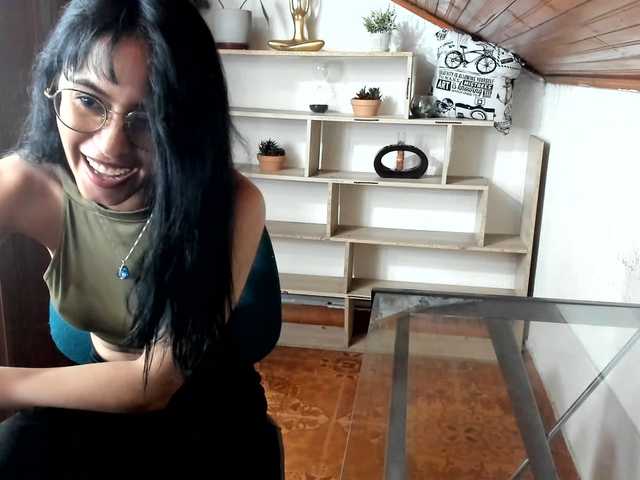amy-lennox live cam on BongaCams