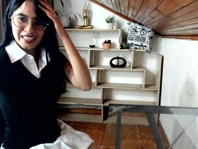 amy-lennox live cam on BongaCams