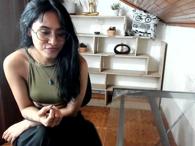 amy-lennox live cam on BongaCams