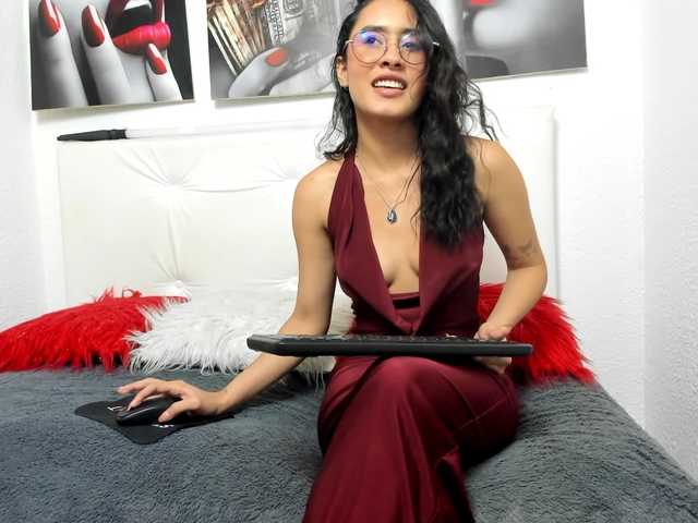 amy-lennox live cam on BongaCams