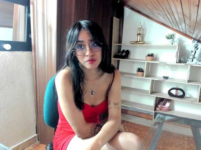 amy-lennox live cam on BongaCams