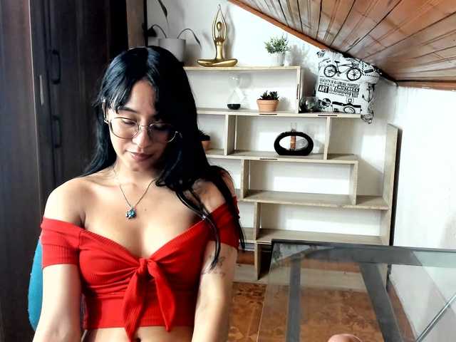 amy-lennox live cam on BongaCams
