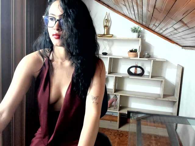 amy-lennox live cam on BongaCams