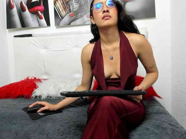 amy-lennox Live Webcam on BongaCams