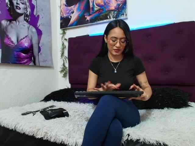 amy-lennox webcam