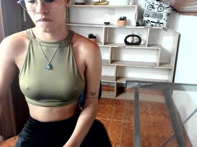 amy-lennox webcam