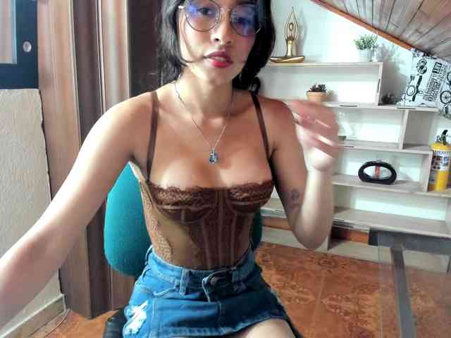 Modelo: amy-lennox