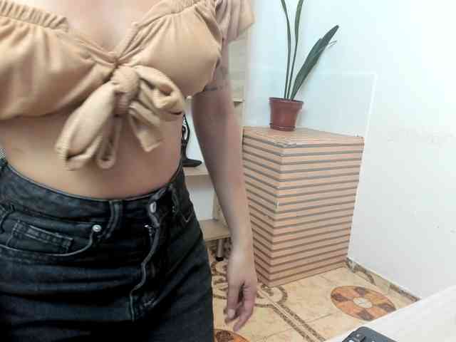amy-lennox webcam