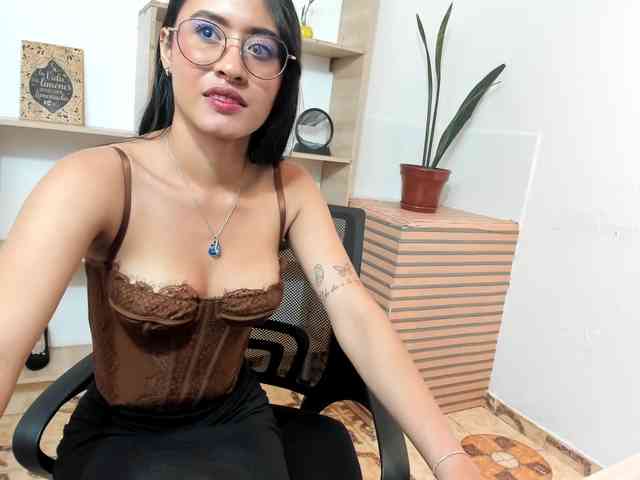 amy-lennox webcam