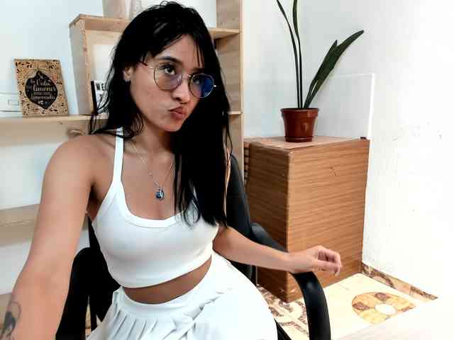 amy-lennox webcam