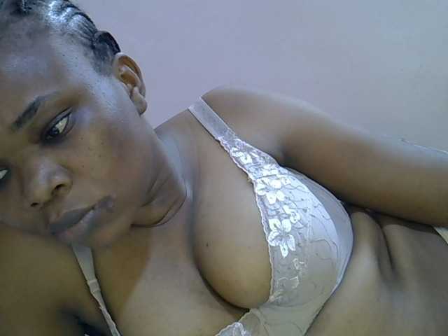 Ebonybootygirl live cam on BongaCams