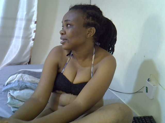 Ebonybootygirl live cam on BongaCams